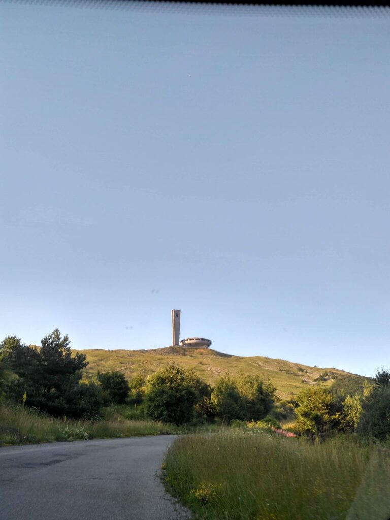 πηγαίνοντας με αυτοκίνητο στο Μπουζλούντζα