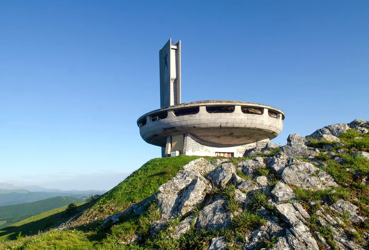 vârful buzlugi, clădire, munte, bulgaria, abandonat, monument, relicvă, arhitectură, istoric, peisaj, stânci, vârf, natură, creastă